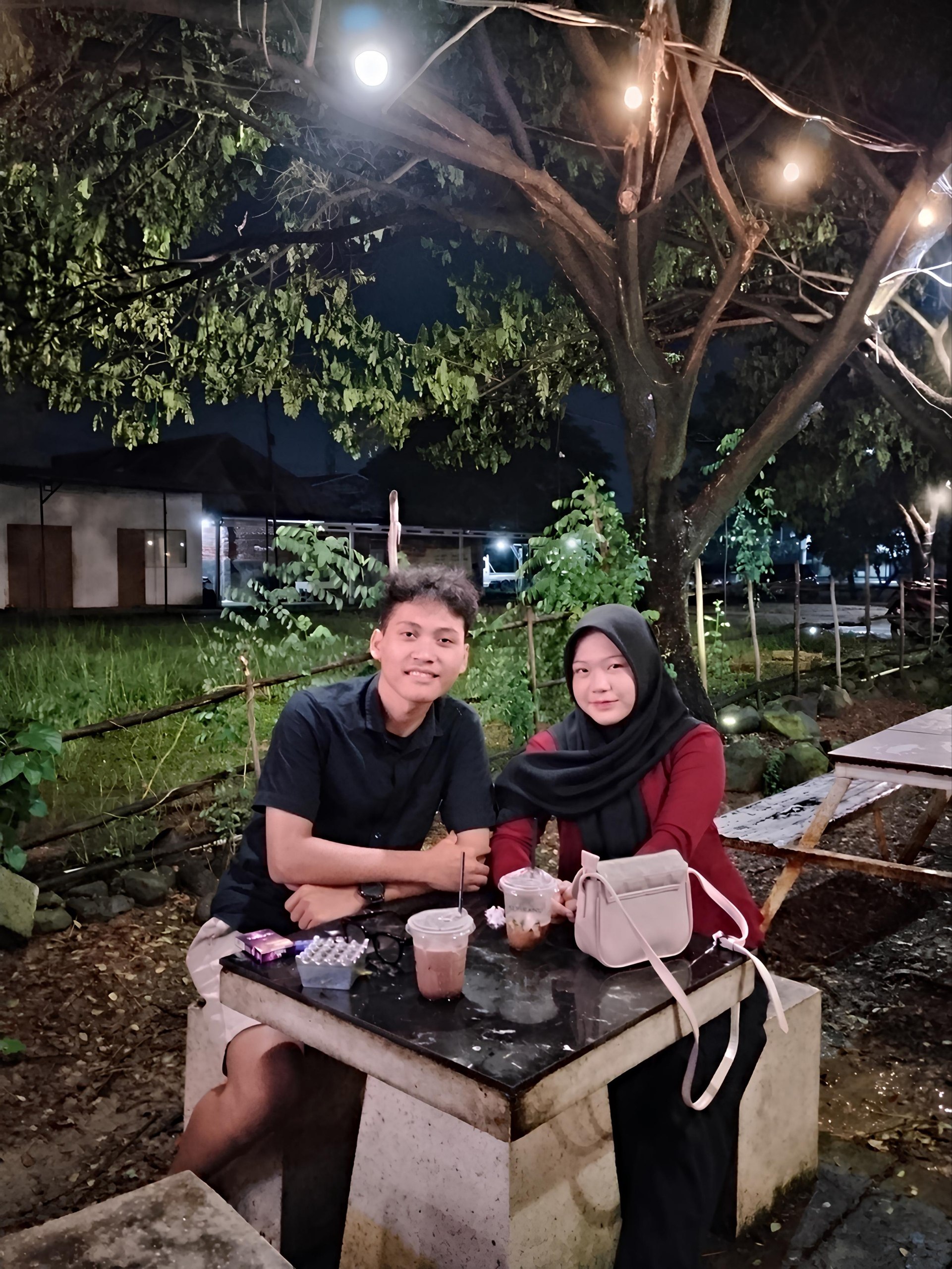 Fotbar 6 Alicia dan Axle